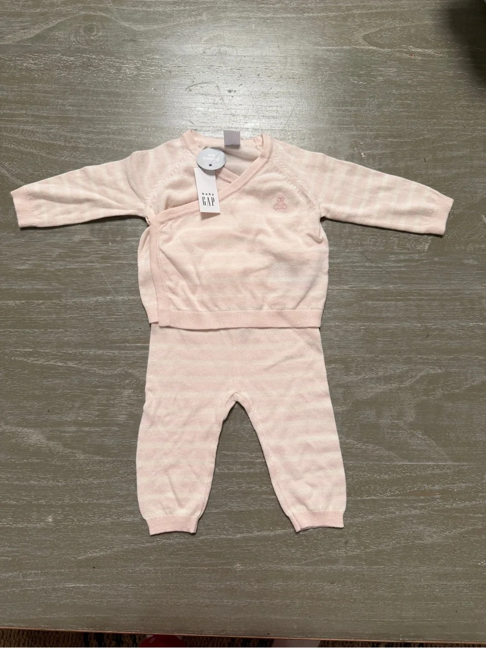Baby Gap Two Piece Girls Knit Outfit. New with tags. Size 3-6 months.